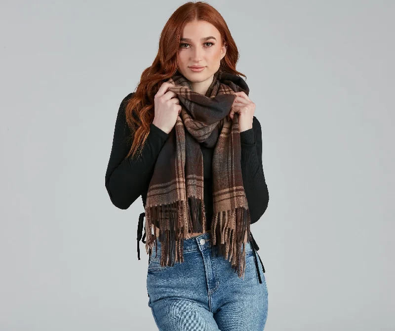 Weekend Cozy Plaid Fringe Scarf